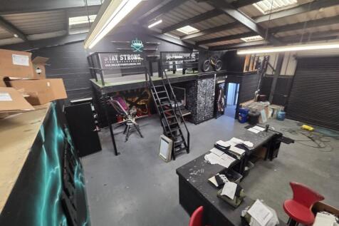 WhatsApp Image 20251001 at 124433_cf1bab94.jpg