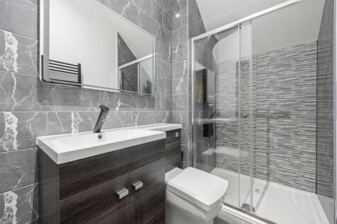 Second Bedroom En Suite