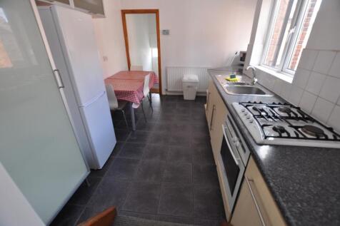 3 Bedroom Flat in NE2 3HQ