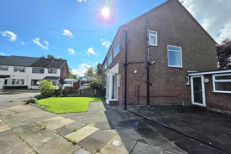 Driveway to Front Garden
