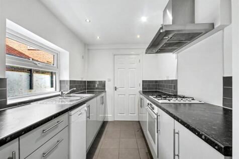 Kitchen_2.jpeg