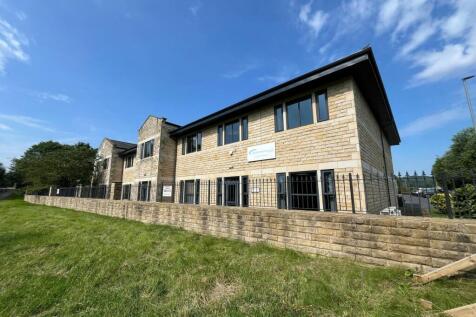 Office to rent in bingley