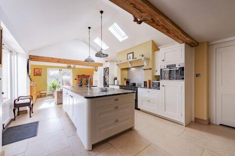 Kitchen/Dining Room (3)