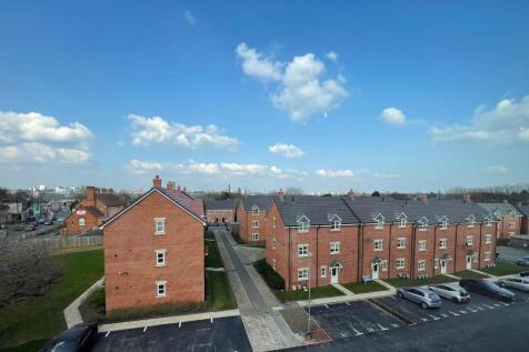 Situated within a modern and well-maintained development, this beautifully presented two-bedroom apartment at Crouch Court, Tanners Way offers stylish and contemporary living in the heart of Selly Oak