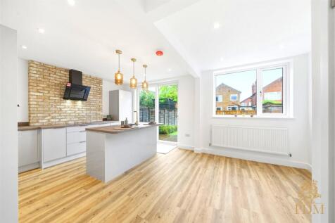 2635001 12 Brookside Road_010.jpg