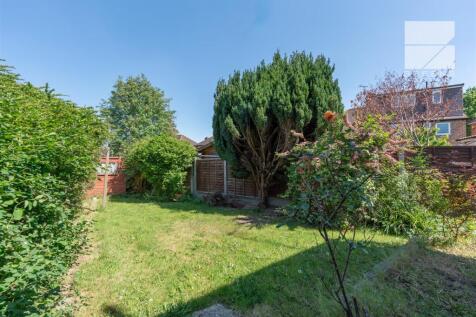 9 Brookhouse Gardens_0019.jpg