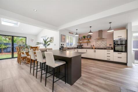 9 Kingswood Ave WEB PH-56.jpg