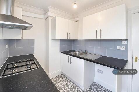 1 Bedroom Flat in EN3 5UL