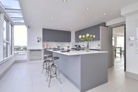 21 Park St James - Kitchen.jpg