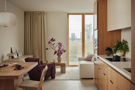 Brand new, high-rise, luxury, furnished apartments in zone 1. Knight Frank are delighted to present Shard Place - a selection of studios,1,2 & 3 bed apartments. Available now An exceptional selection