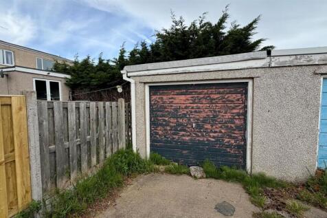 DETACHED SINGLE CAR GARAGE