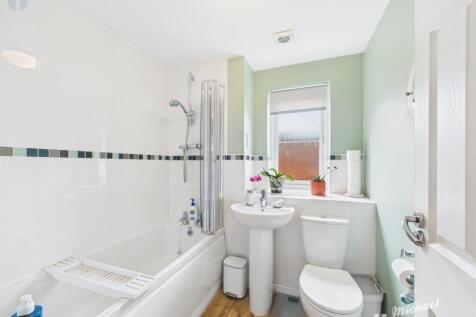 CAM03218G0-PR0735-STILL011