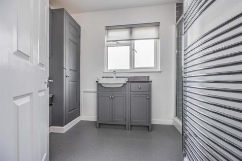 250 Havant Road, Hayling Island-Small-PorticoMarke