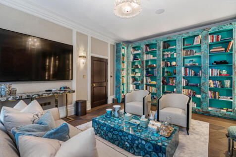 7 bed, 7 bath House in London - Photo 3