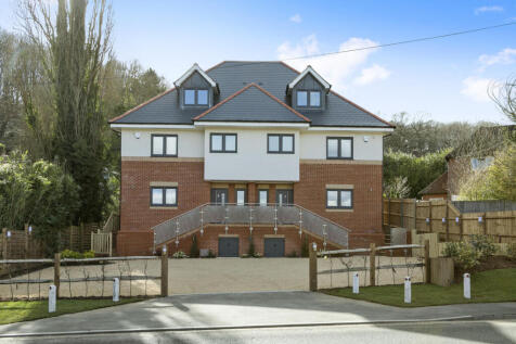 4 Bedroom Semi-Detached in GU5 0EU