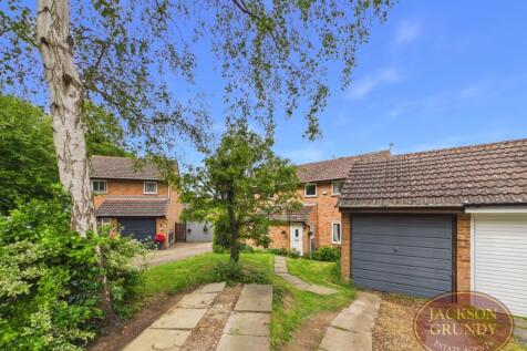 Goldenash Court