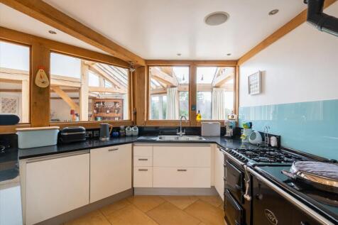 4 bed, 4 bath Detached in Bristol - Photo 4