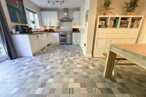 OPEN PLAN KITCHEN DINING ROOM