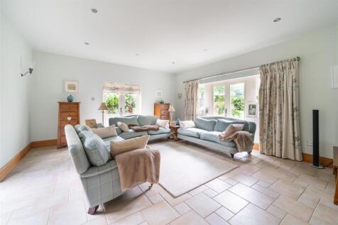 Main Living Room.jpg