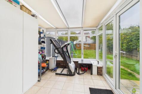 CAM03779G0-PR0289-STILL048