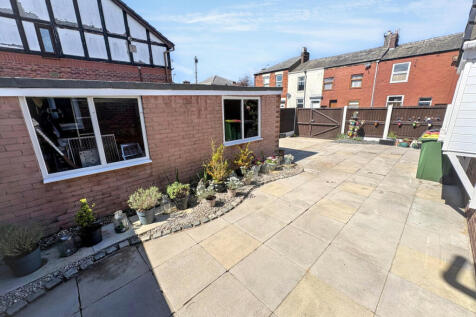 109 College Court, Preston