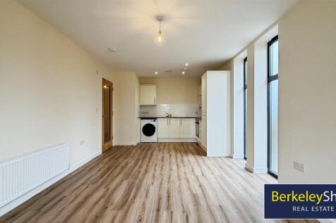 Open plan kitchen diner/living area