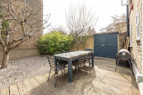 Winston Road, N16