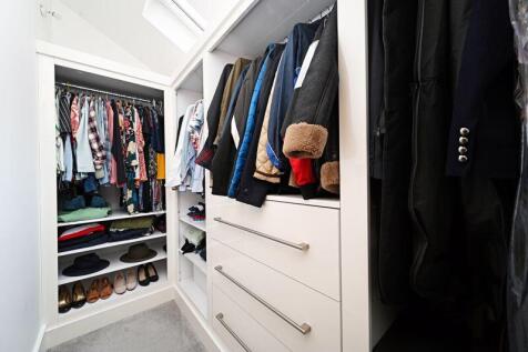 Bedroom 3 / Walk in Wardrobe
