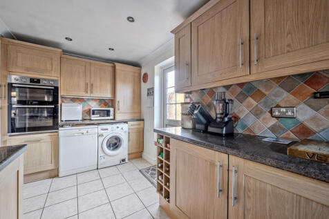 1384870-15-695b8e...