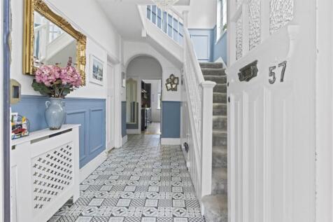 entrance hall #5.jpg