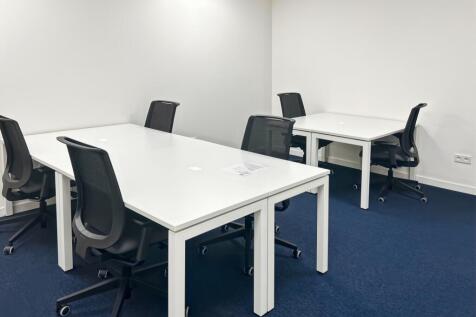 Office to rent in leeds