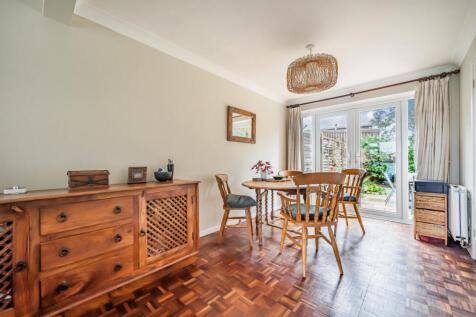 1370287-12-68f5ff...