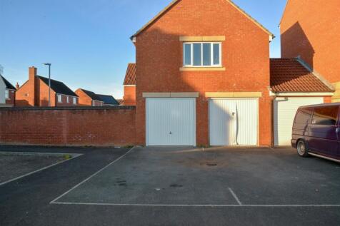 Garage & Driveway.jpg