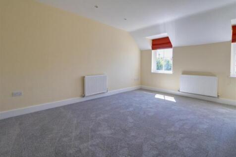 Sitting/dining room