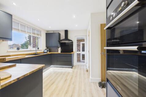 Kitchen (Alternative Angle)