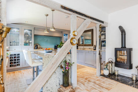 A33 - Flat 1 Heron Creek, Newton Ferrers - 250929