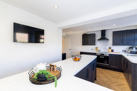 Kitchen Family Room