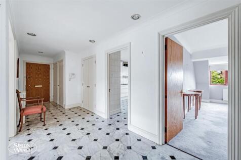 Flat 18, Perivale Lodge-15.jpg