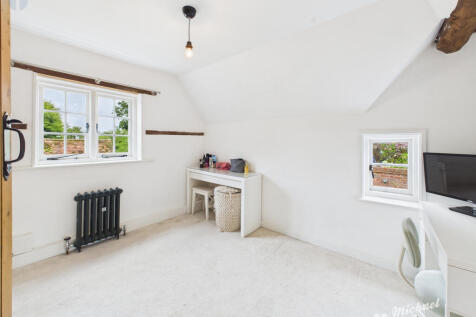 CAM03852G0-PR0408-STILL027