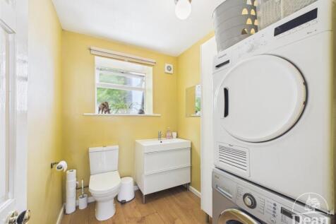 Utility Room/Cloakroom