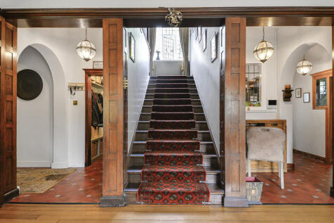 6 bed, 4 bath Detached in Birmingham - Photo 4