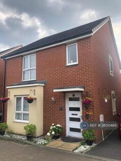 We are proud to offer this delightful 3 bedroom, 3 bathroom detached house with a beautiful garden in a great location!!! This fantastic home is situated in a highly sought-after neighborhood, of... *