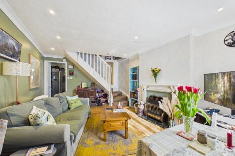 CAM03624G0-PR0200-STILL011