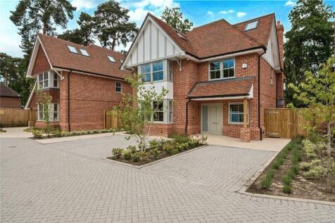 5 Bedroom Detached in GU22 8DY