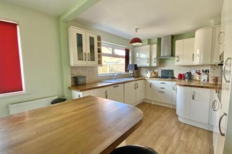 Kitchen/ Breakfast Room