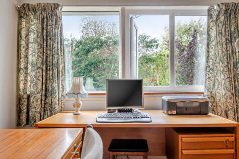 Bedroom / Office
