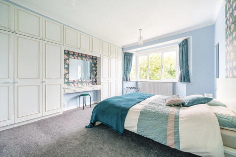 8d327ef5-f83e-496...