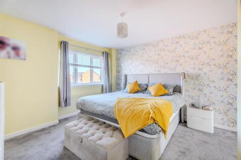 Bedroom 1-1.jpg