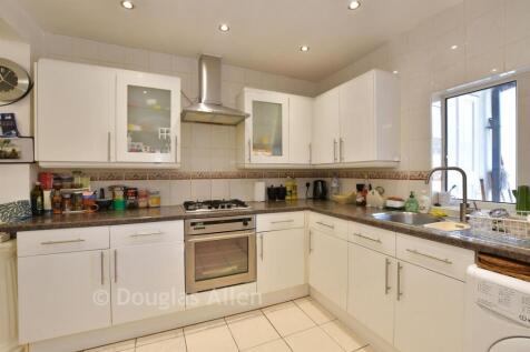Kitchen/ Dining Room
