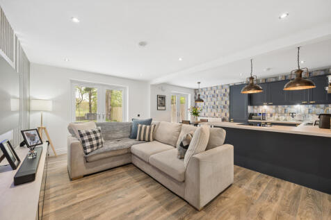 Lounge/ Kitchen/ Dining Room